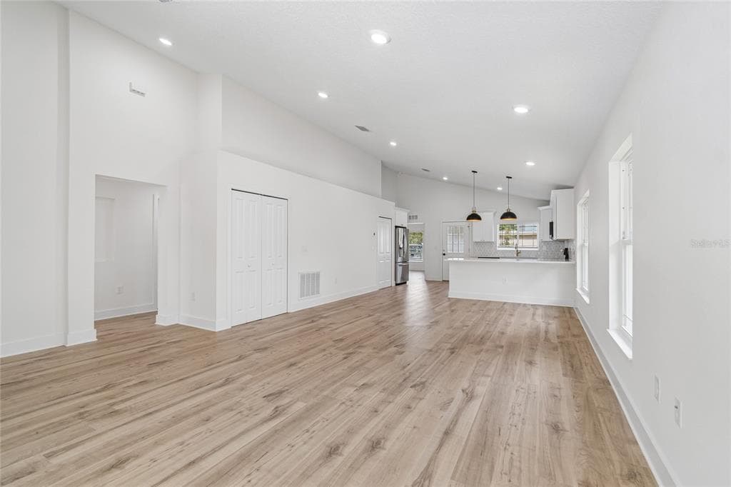 2301 HIGHLAND STREET S, ST PETERSBURG, FL 33705 — zdjęcie 5
