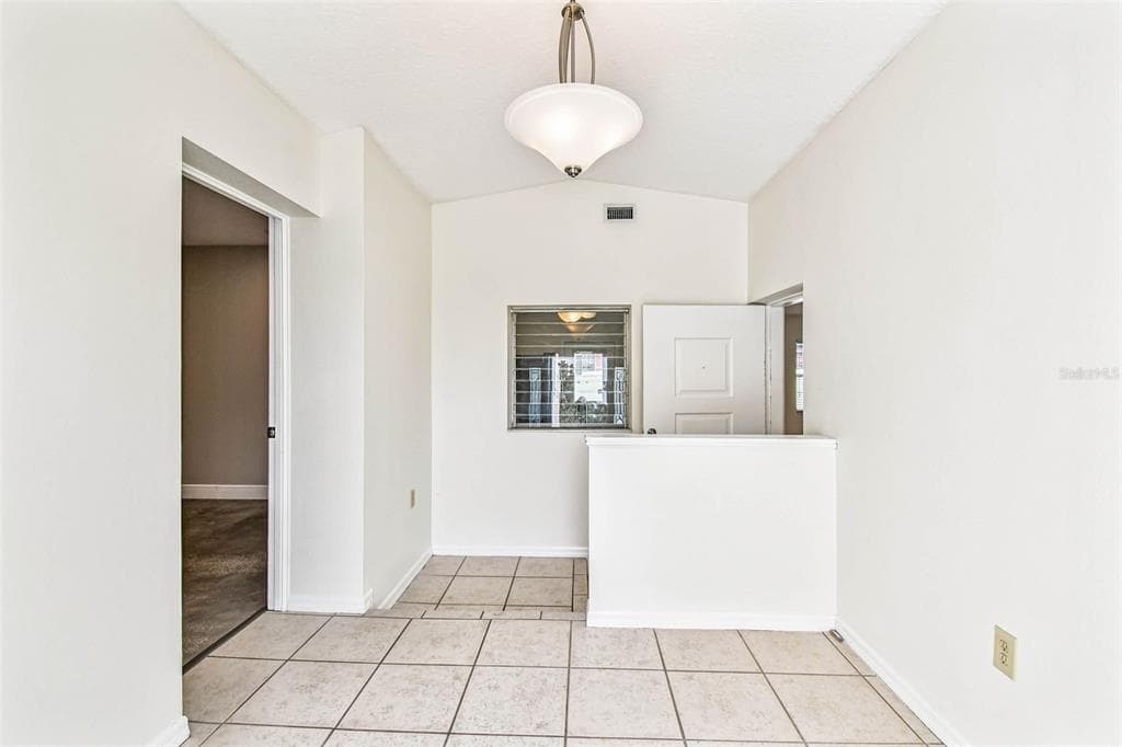 1101 81ST AVENUE N, ST PETERSBURG, FL 33702 — zdjęcie 4