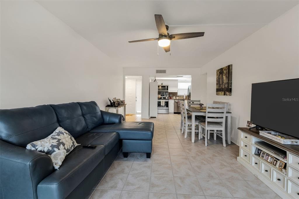 311 GARVIN STREET # 205A, PUNTA GORDA, FL 33950 — zdjęcie 4