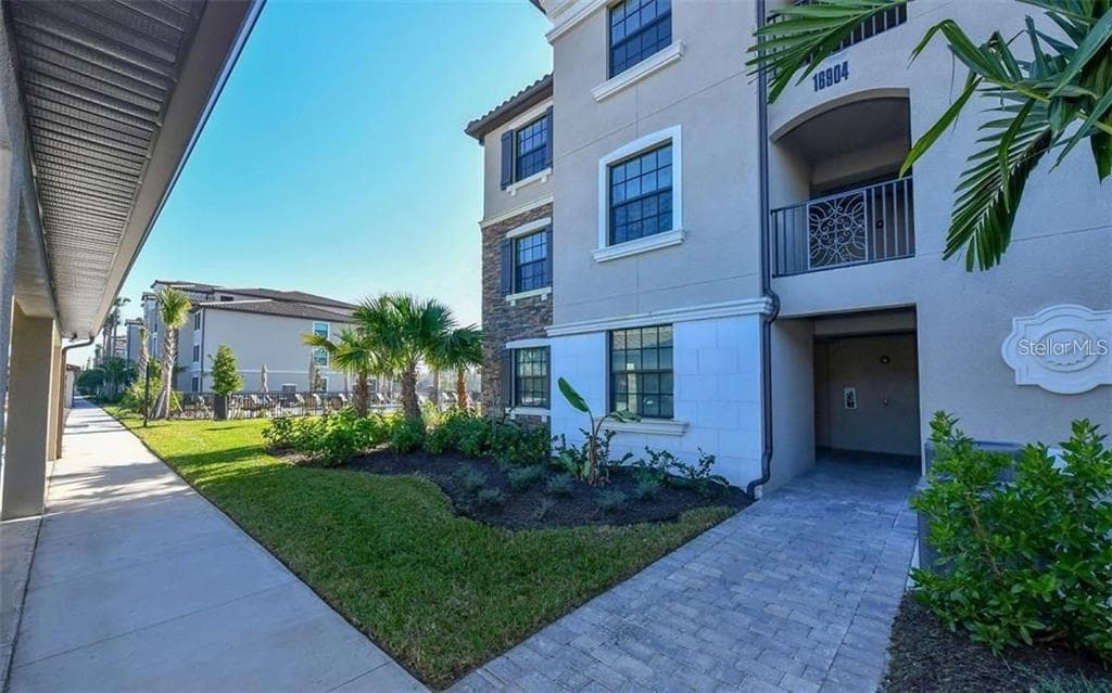 16904 VARDON TERRACE # 201, LAKEWOOD RANCH, FL 34211