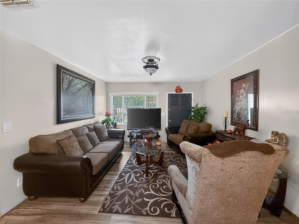 8009 CORNWALL LANE, TAMPA, FL 33615 — zdjęcie 5