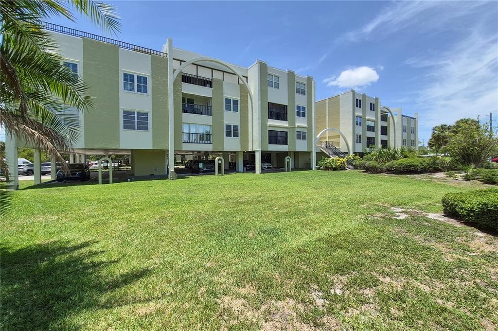 4681 1ST STREET NE # 209, ST PETERSBURG, FL 33703