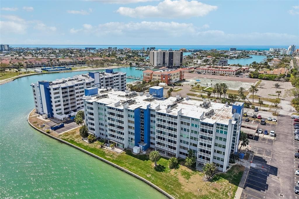 500 TREASURE ISLAND CAUSEWAY # 711, TREASURE ISLAND, FL 33706