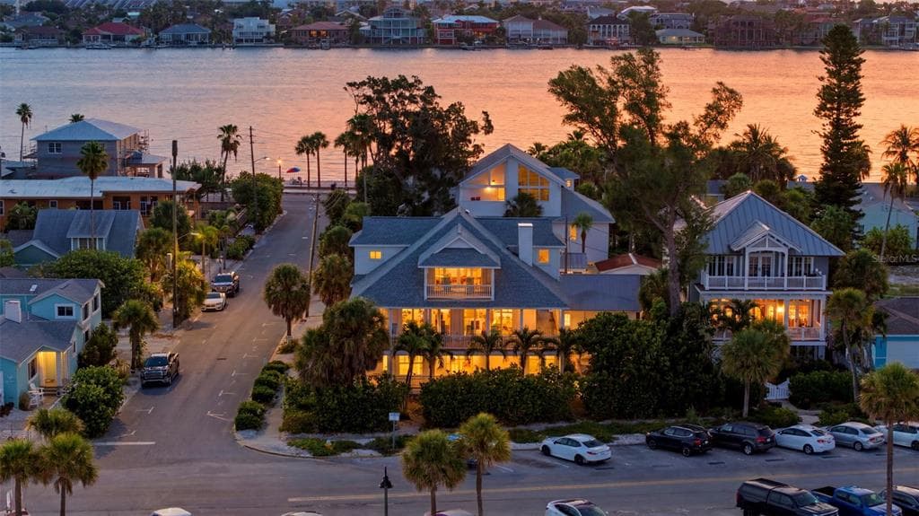 106 2ND AVENUE, ST PETE BEACH, FL 33706