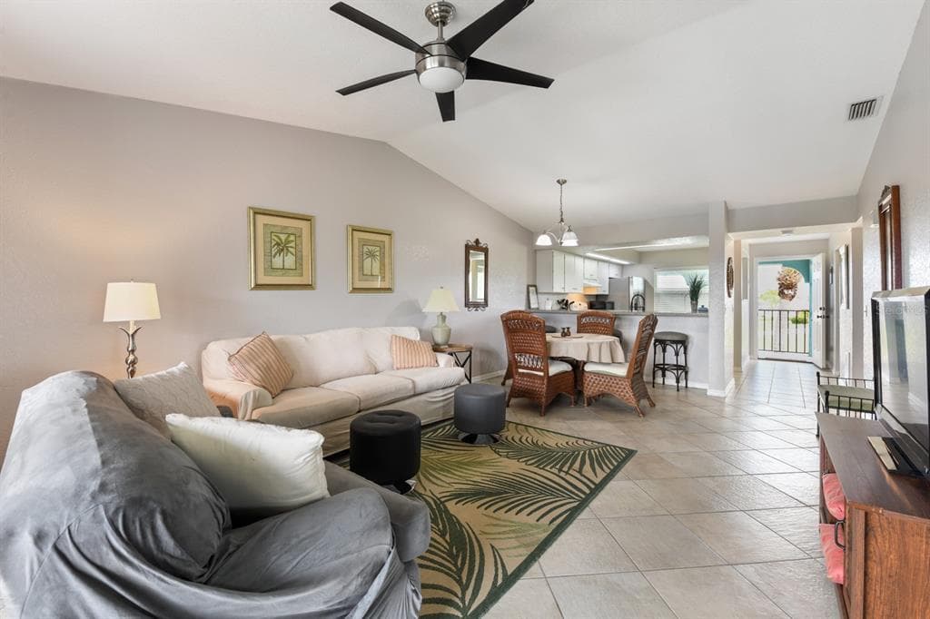 449 ROYAL POINCIANA # 221, PUNTA GORDA, FL 33955 — zdjęcie 2