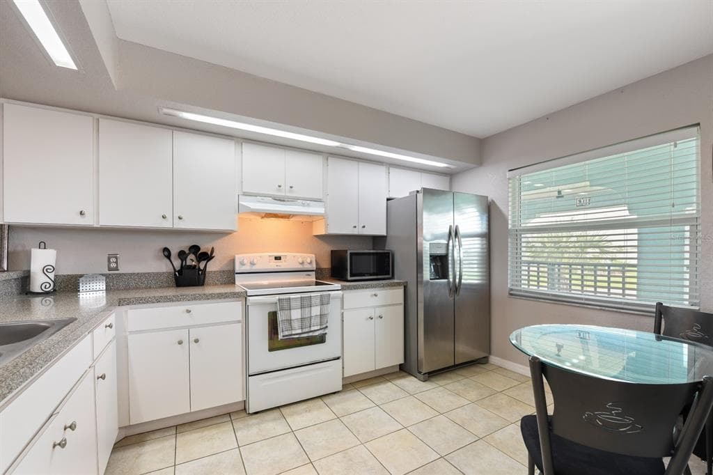 449 ROYAL POINCIANA # 221, PUNTA GORDA, FL 33955 — zdjęcie 4