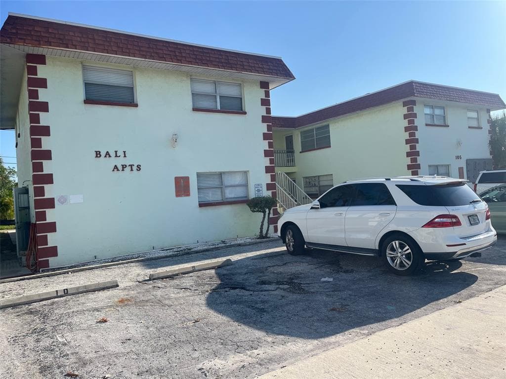105 11TH AVENUE # 10, ST PETE BEACH, FL 33706