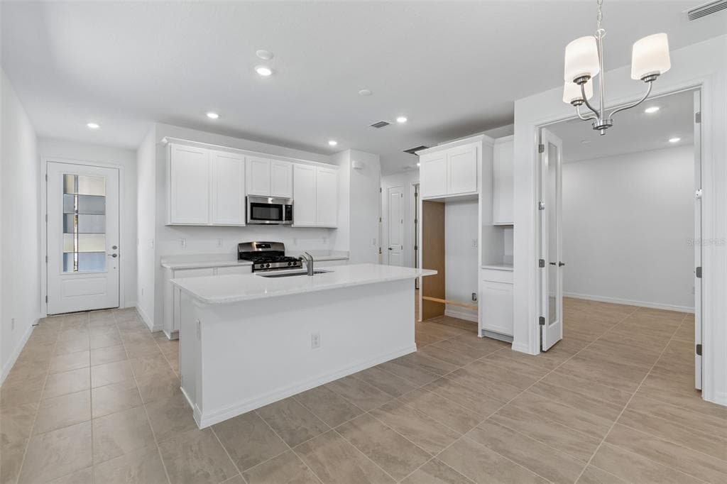 3744 NANDINA CIRCLE, SUN CITY CENTER, FL 33573 — zdjęcie 2