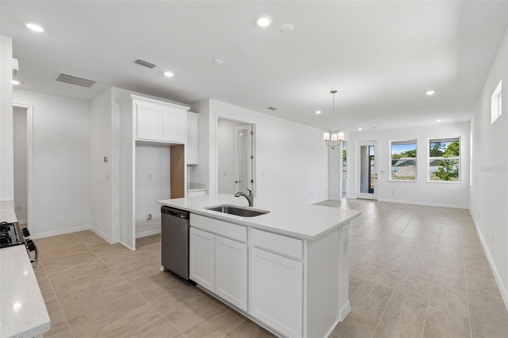 3744 NANDINA CIRCLE, SUN CITY CENTER, FL 33573 — zdjęcie 3