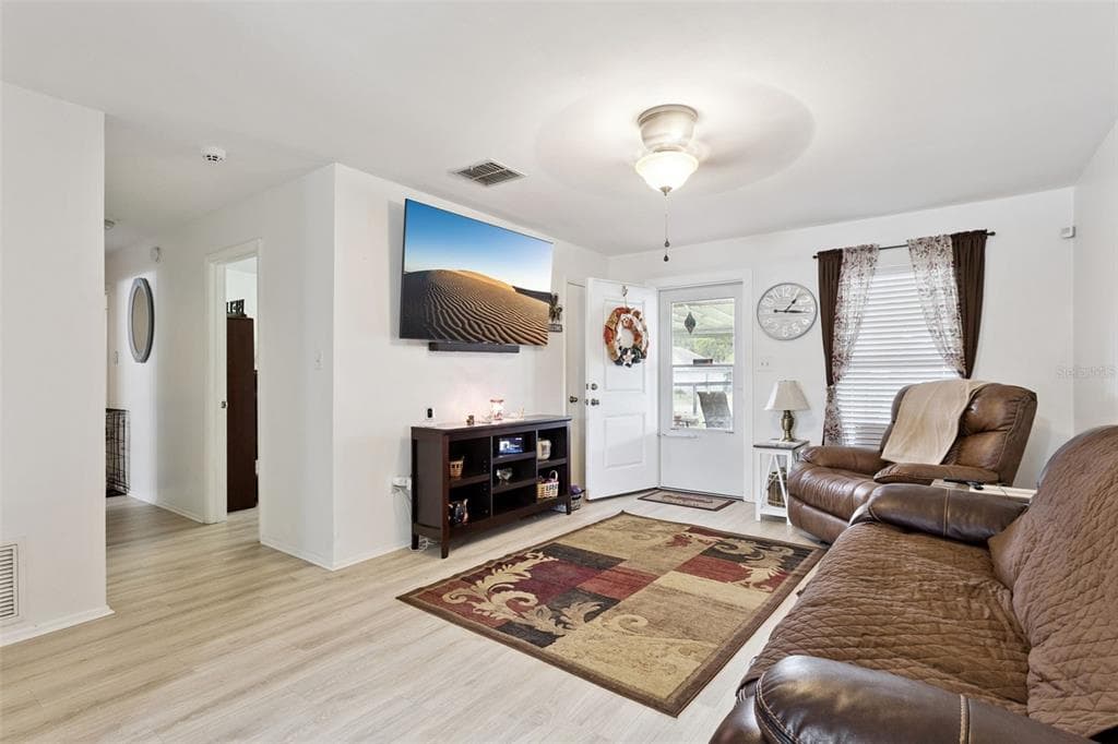 40522 W 5TH AVENUE, UMATILLA, FL 32784 — zdjęcie 4