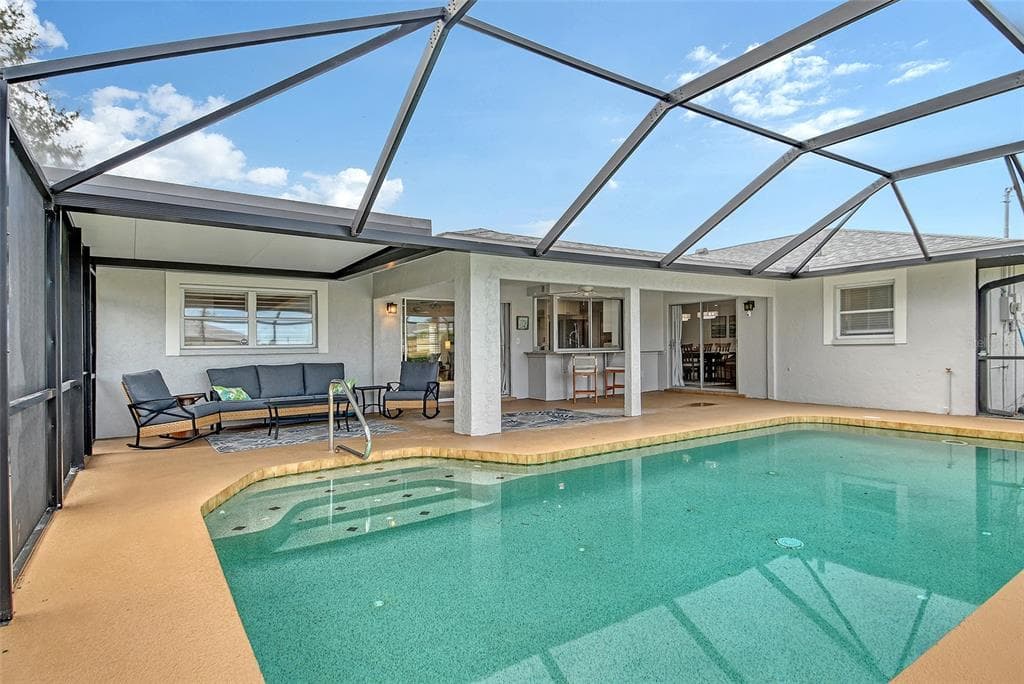 6722 ROXBURY DRIVE, SARASOTA, FL 34231