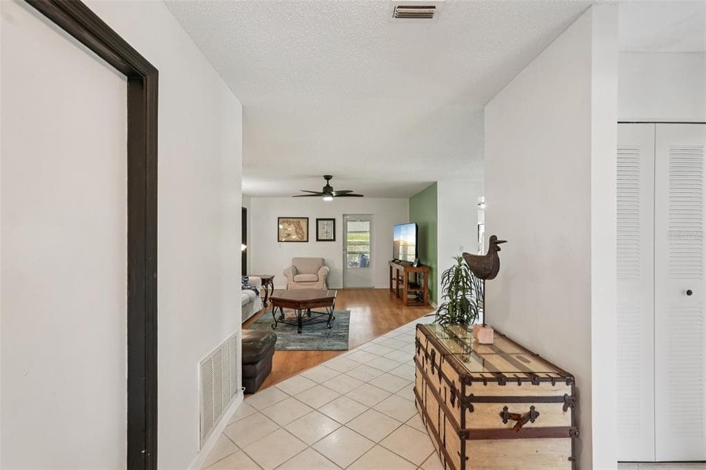 1604 LELAND DRIVE, SUN CITY CENTER, FL 33573 — zdjęcie 3