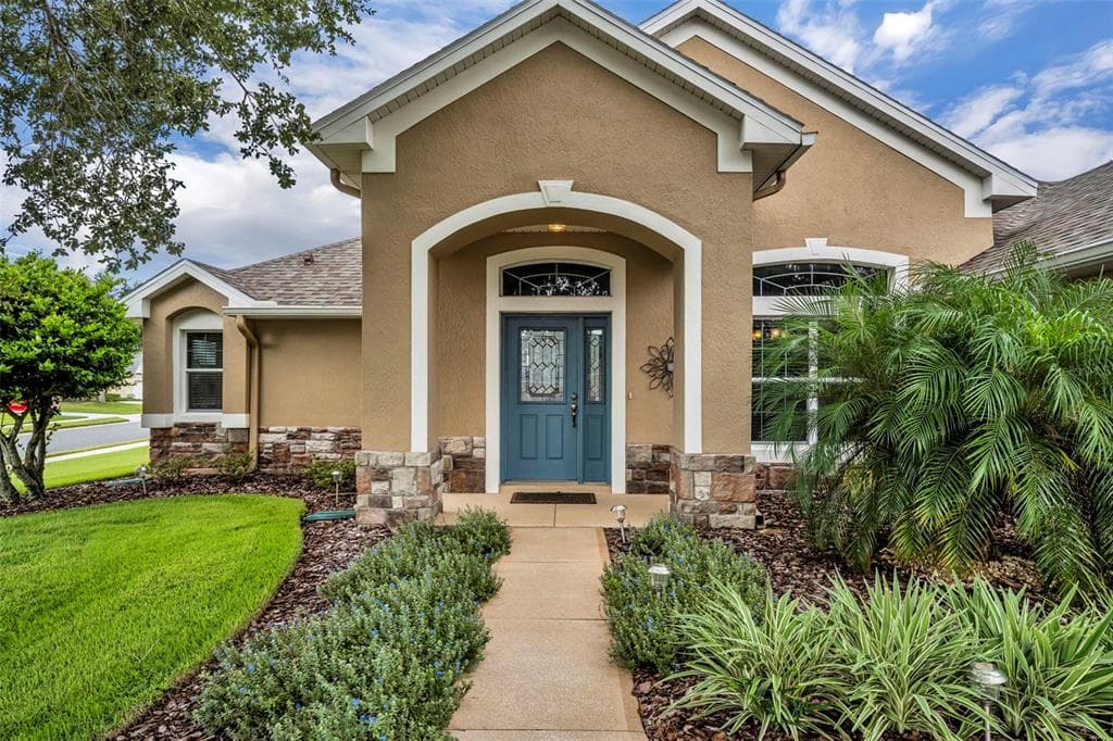 8923 BRIDGEPORT BAY CIRCLE, MOUNT DORA, FL 32757