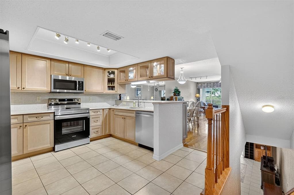 14879 SEMINOLE TRAIL, SEMINOLE, FL 33776 — zdjęcie 3