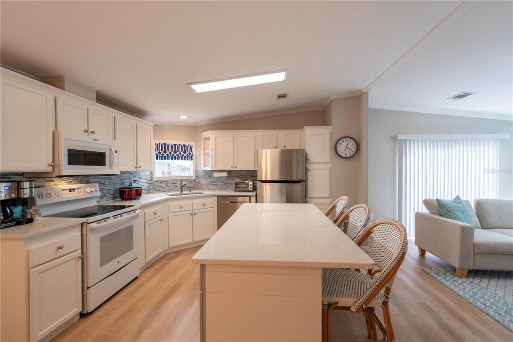 21 AMSTERDAM AVENUE, PUNTA GORDA, FL 33950 — zdjęcie 2
