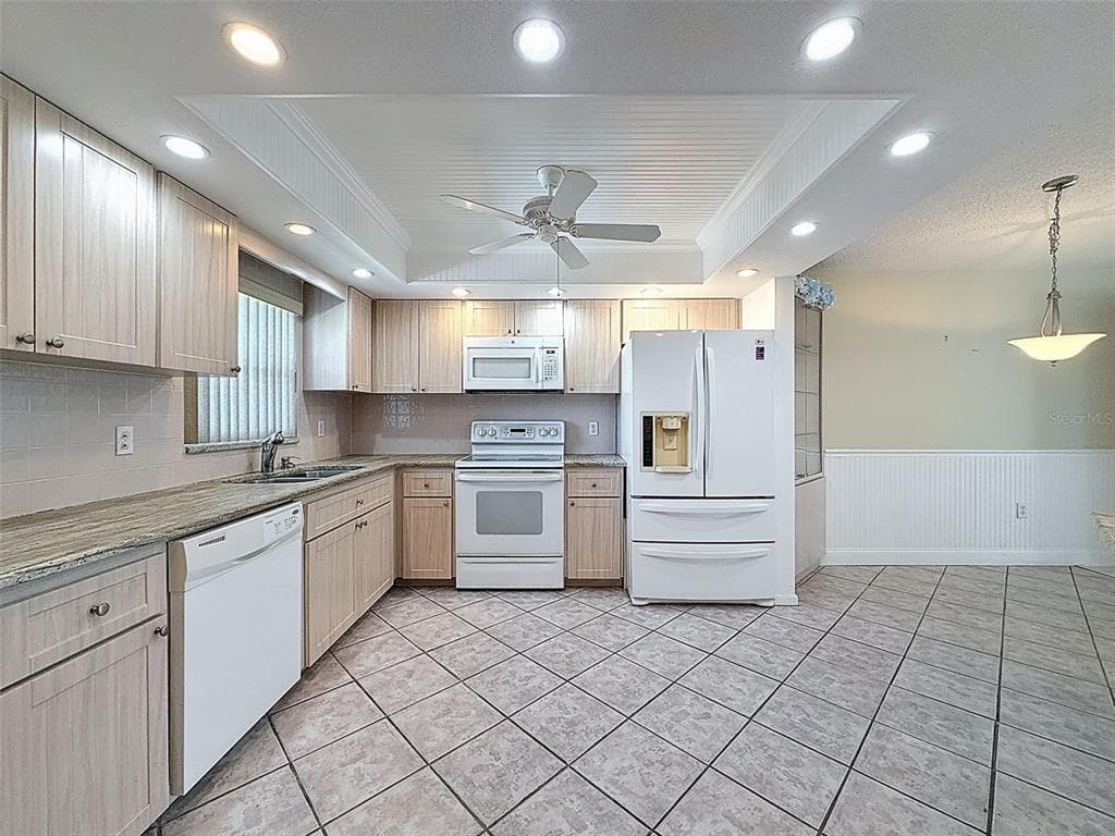 4550 COVE CIRCLE # 507, ST PETERSBURG, FL 33708 — zdjęcie 2