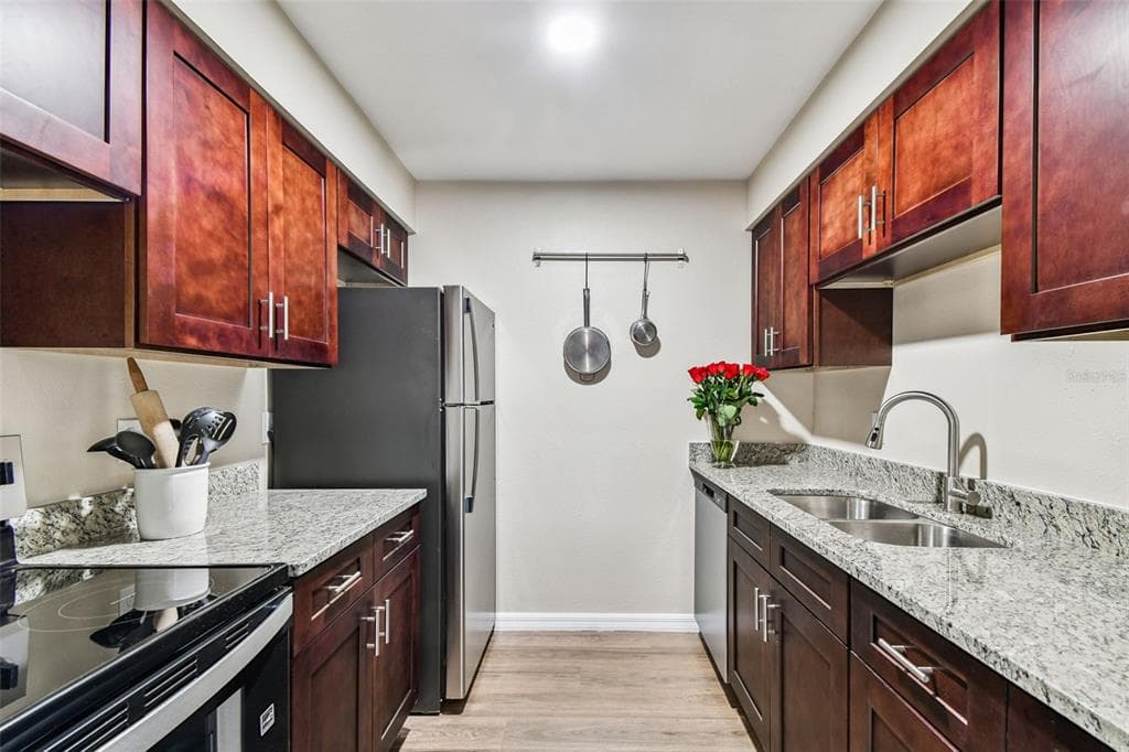 9115 TUDOR DRIVE # E106, TAMPA, FL 33615 — zdjęcie 5