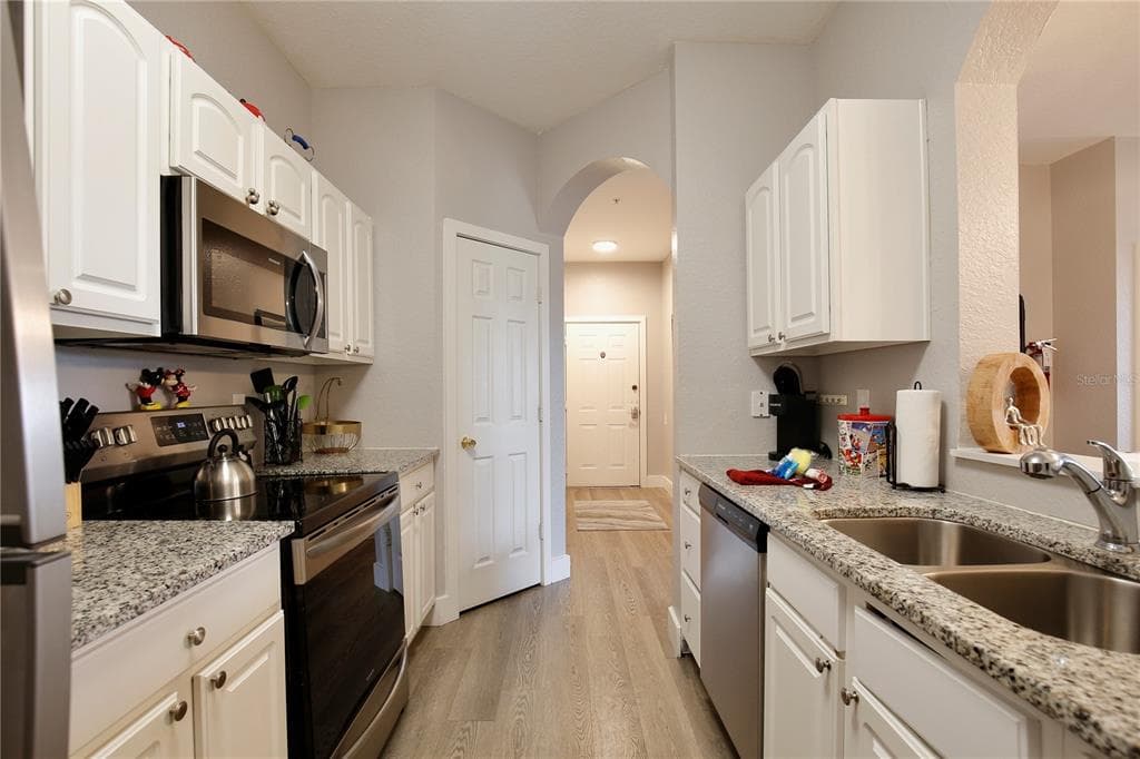 2821 ALMATON LOOP # 301, KISSIMMEE, FL 34747 — zdjęcie 3