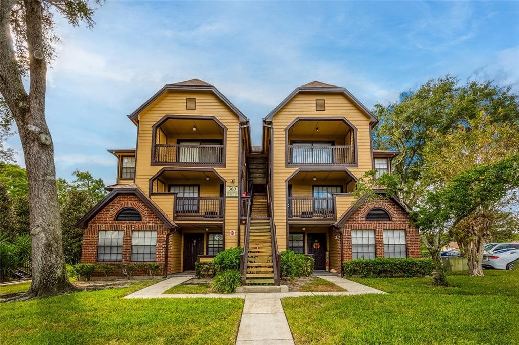 360 LAKE ONTARIO COURT # 202, ALTAMONTE SPRINGS, FL 32701