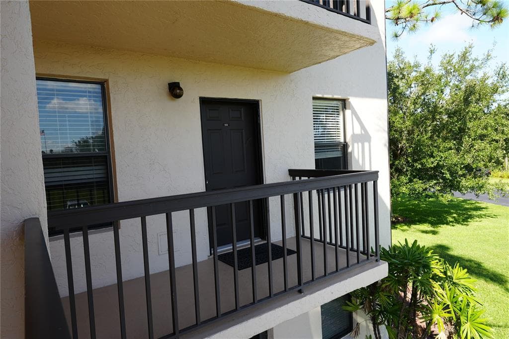 1999 KINGS HIGHWAY # 16B, PUNTA GORDA, FL 33980 — zdjęcie 2