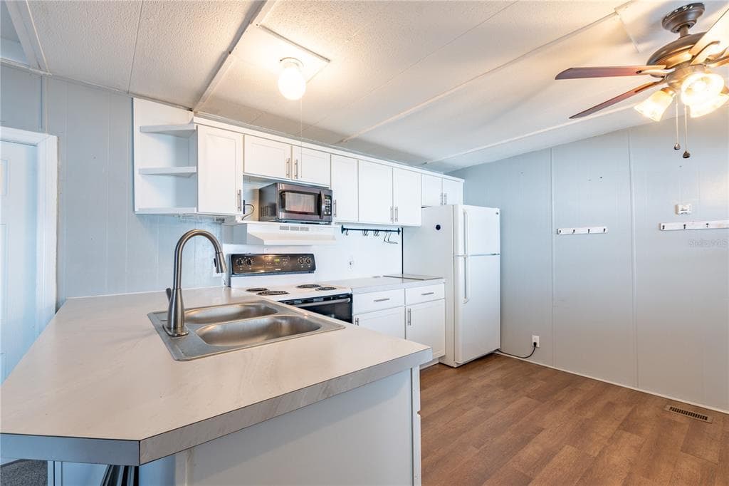 7139 EL CONQUISTADOR STREET, ZEPHYRHILLS, FL 33541 — zdjęcie 5
