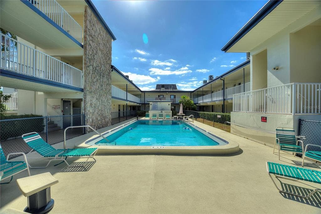 6100 12TH STREET S # 221, ST PETERSBURG, FL 33705 — zdjęcie 3