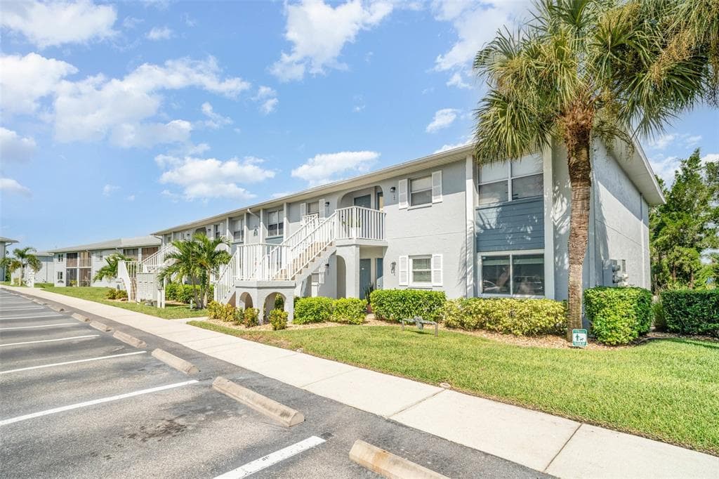 25050 SANDHILL BOULEVARD # A4, PUNTA GORDA, FL 33983 — zdjęcie 3