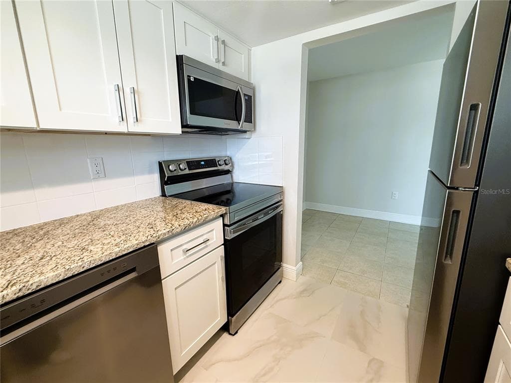 14120 PALM STREET # 104, MADEIRA BEACH, FL 33708 — zdjęcie 5