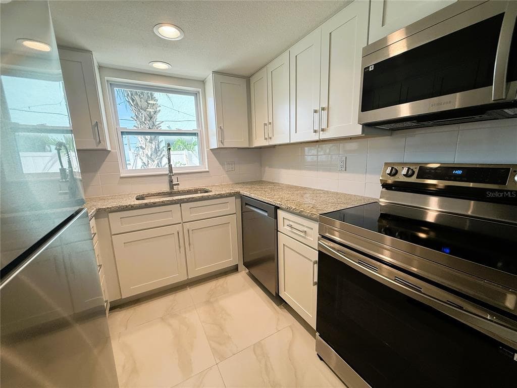 14120 PALM STREET # 104, MADEIRA BEACH, FL 33708 — zdjęcie 4