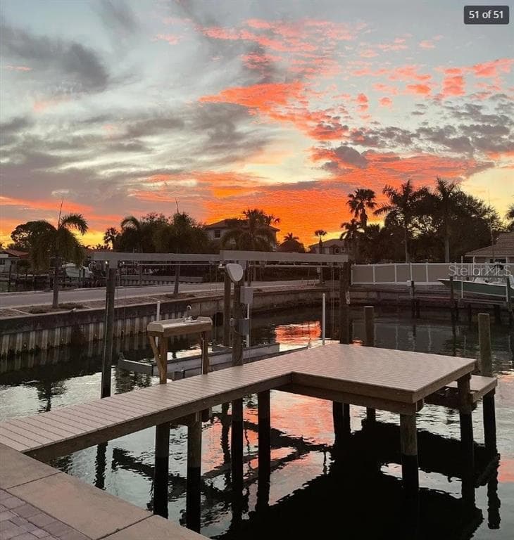 2001 HAWAII AVENUE NE, ST PETERSBURG, FL 33703