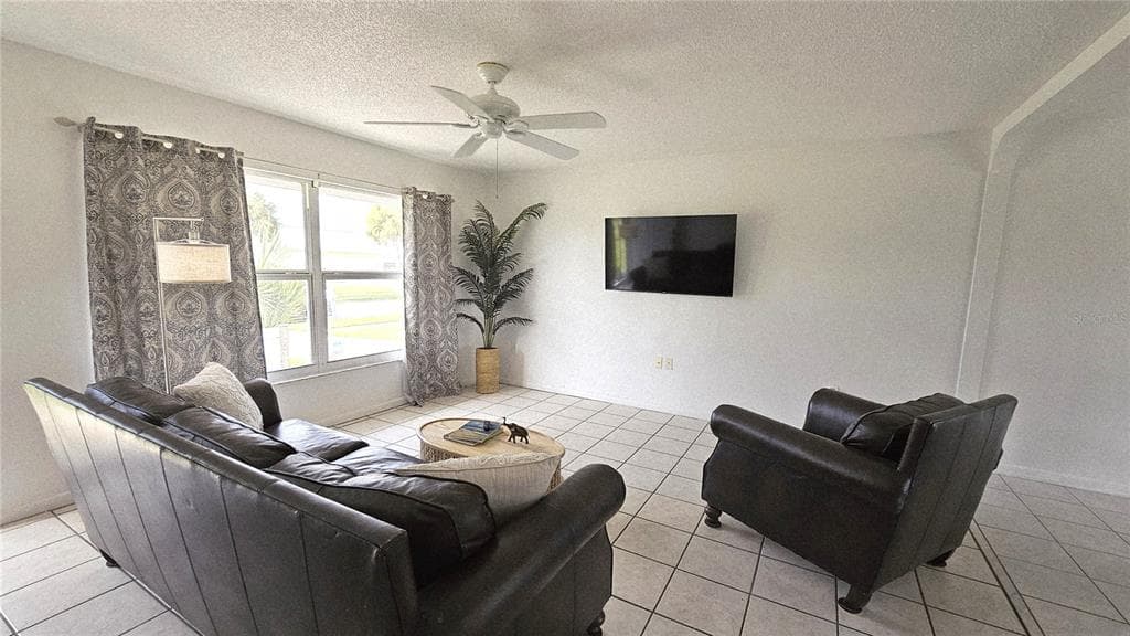 13398 BALLON AVENUE, PORT CHARLOTTE, FL 33981 — zdjęcie 3