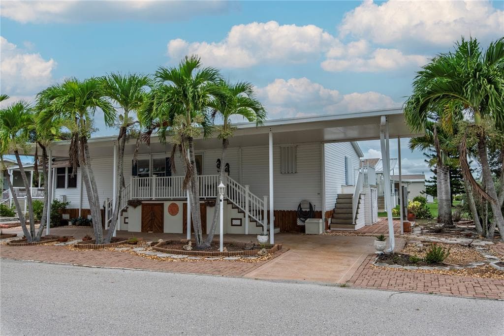 29 AMSTERDAM AVENUE, PUNTA GORDA, FL 33950