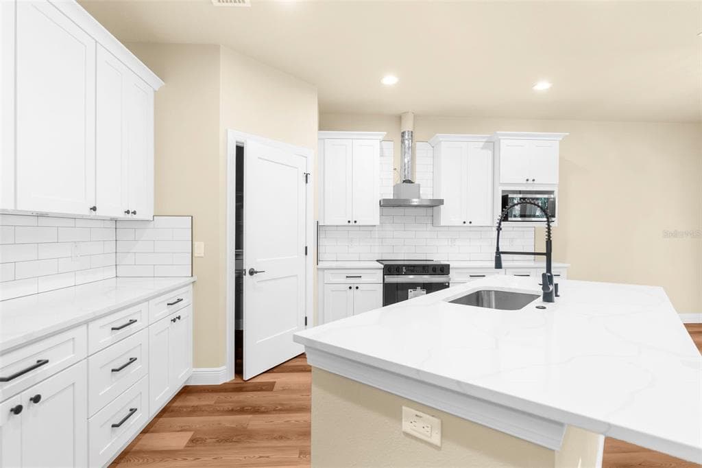 16143 PENN STATE ROAD, WEEKI WACHEE, FL 34614 — zdjęcie 3