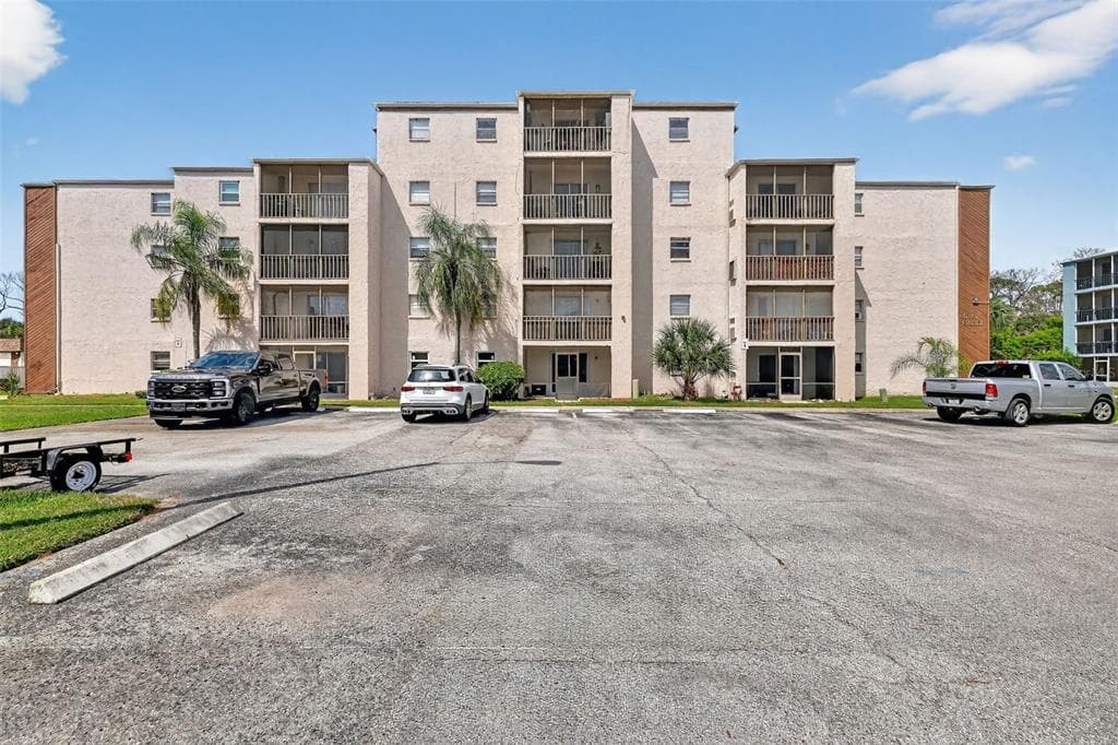 5541 BAY BOULEVARD # 203, PORT RICHEY, FL 34668