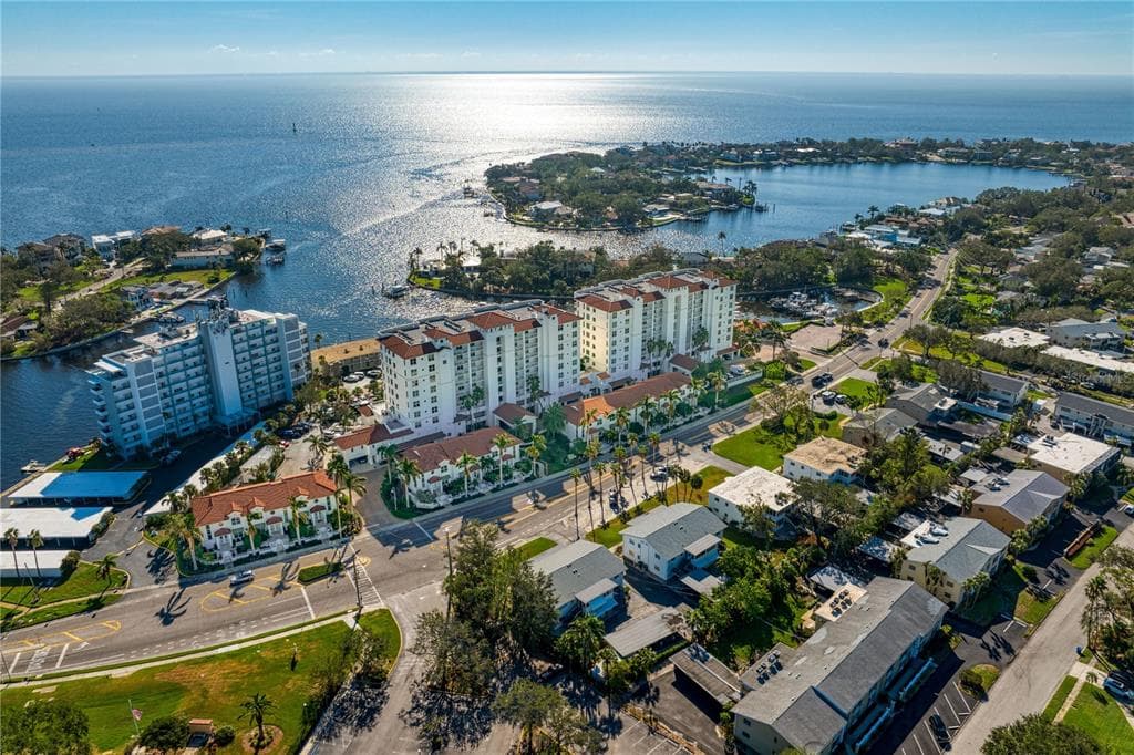 1325 SNELL ISLE BOULEVARD NE # 711, ST PETERSBURG, FL 33704