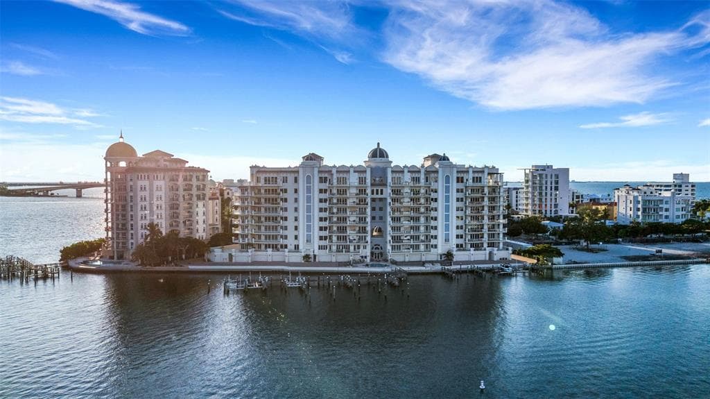 464 GOLDEN GATE POINT # 403, SARASOTA, FL 34236