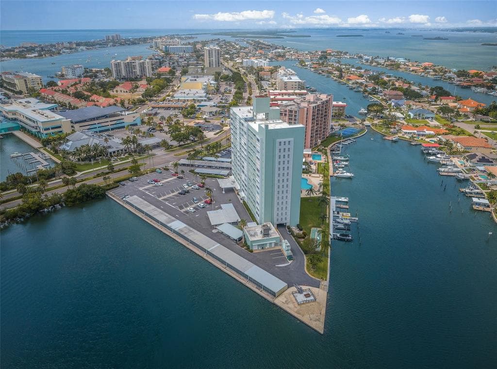 31 ISLAND WAY # 605, CLEARWATER BEACH, FL 33767