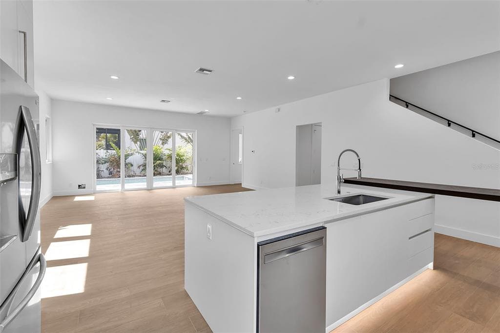 2516 BROWNING STREET, SARASOTA, FL 34237 — zdjęcie 4