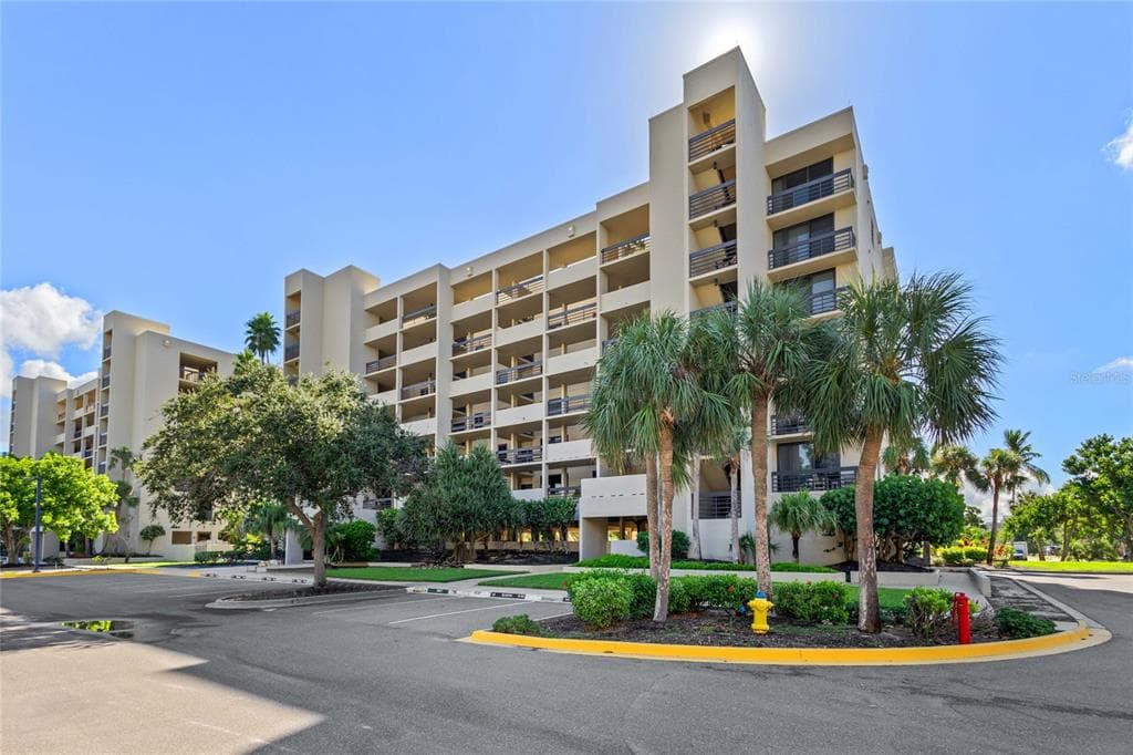 1065 GULF OF MEXICO DRIVE # 402, LONGBOAT KEY, FL 34228 — zdjęcie 2