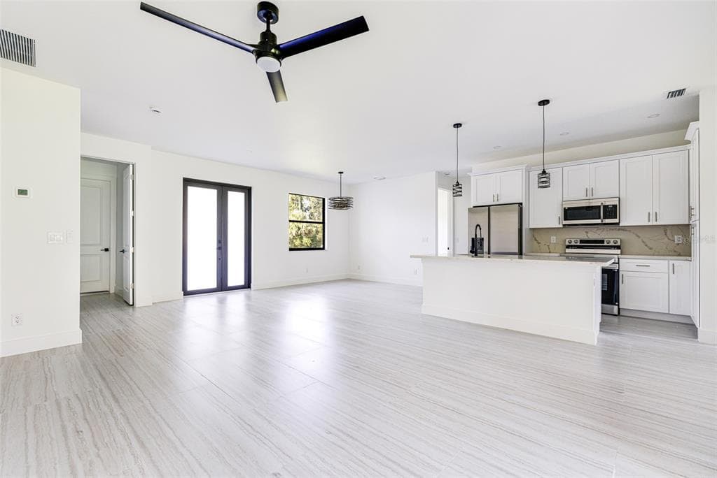 17196 GLENVIEW AVENUE, PORT CHARLOTTE, FL 33954 — zdjęcie 3