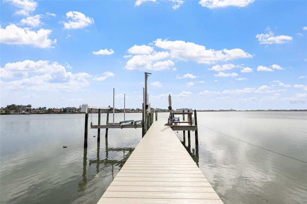 311 SUNSET DRIVE N, ST PETERSBURG, FL 33710