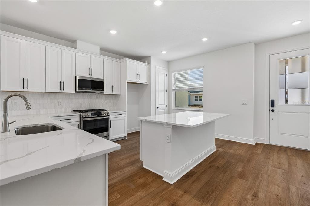 8215 SEAFLOWER PARKWAY, BRADENTON, FL 34210 — zdjęcie 5