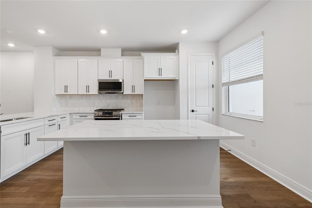 8215 SEAFLOWER PARKWAY, BRADENTON, FL 34210 — zdjęcie 4