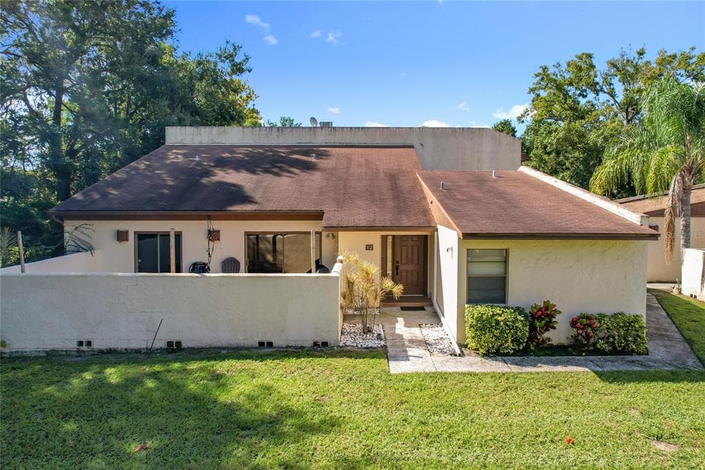 1880 N CRYSTAL LAKE DRIVE # 12, LAKELAND, FL 33801
