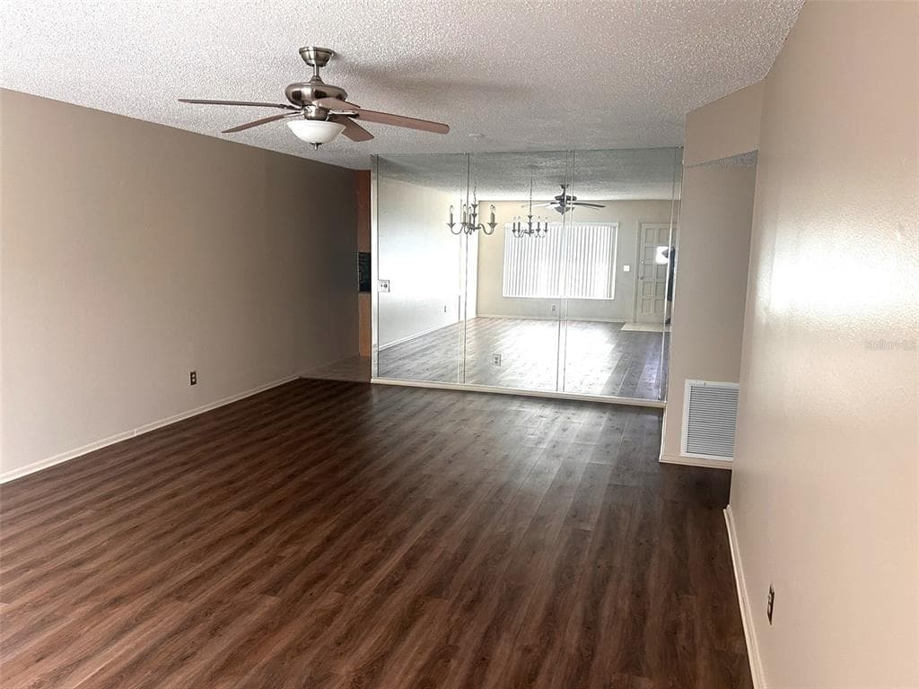 2402 ECUADORIAN WAY # 18, CLEARWATER, FL 33763 — zdjęcie 4