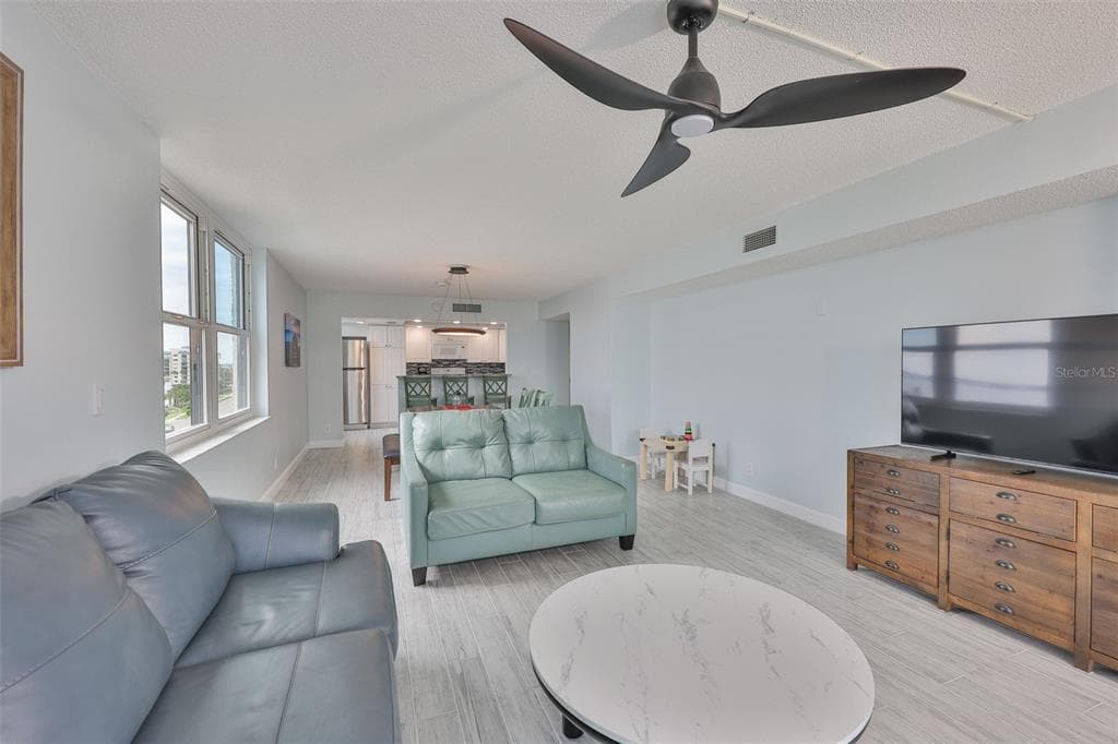 1400 GULF BOULEVARD # 704, CLEARWATER BEACH, FL 33767 — zdjęcie 4