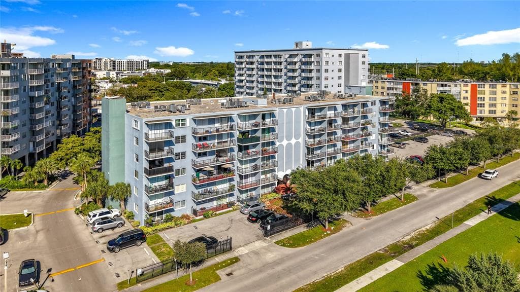 12500 NE 15TH AVENUE # 105, NORTH MIAMI, FL 33161 — zdjęcie 2