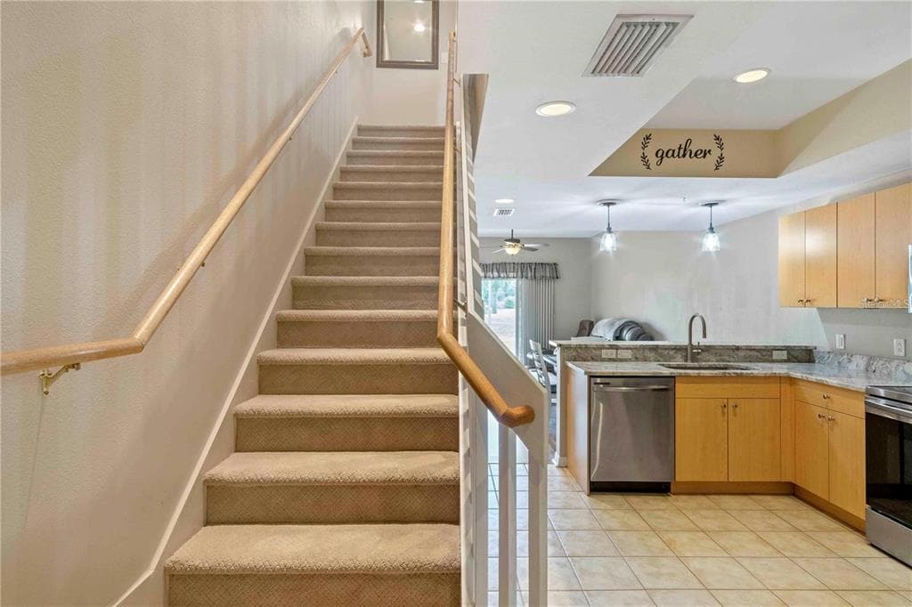 1186 RIO DE JANEIRO AVENUE # 104, PUNTA GORDA, FL 33983 — zdjęcie 4
