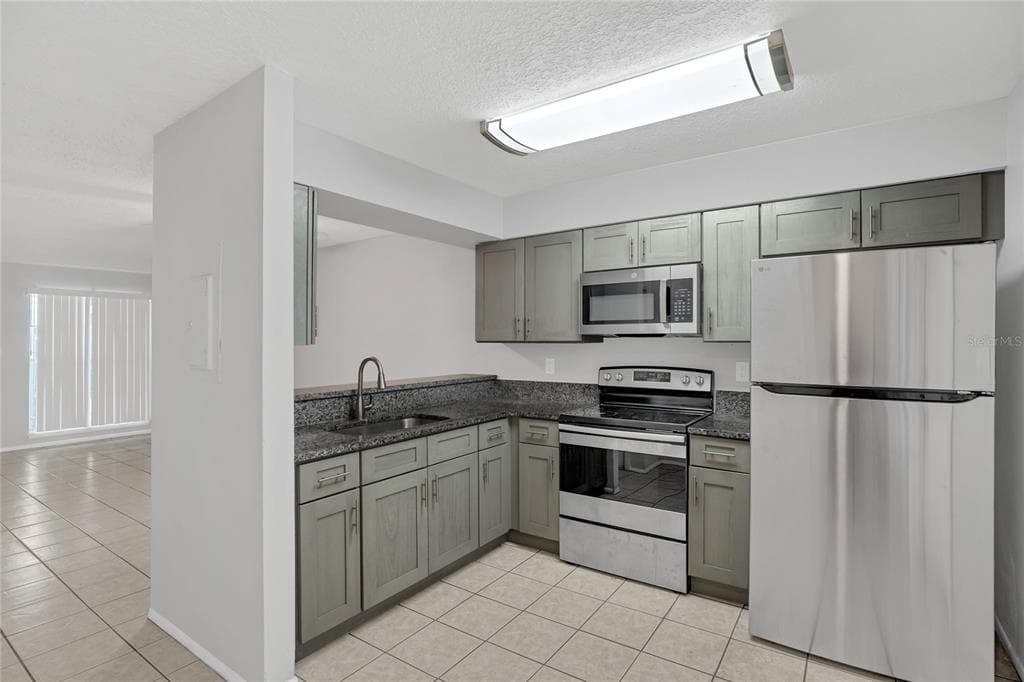 2801 WILLOW RUN, ORLANDO, FL 32808 — zdjęcie 2