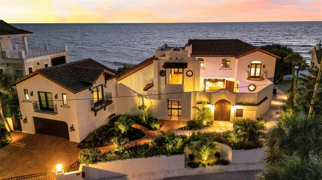 121 N CASEY KEY ROAD, OSPREY, FL 34229